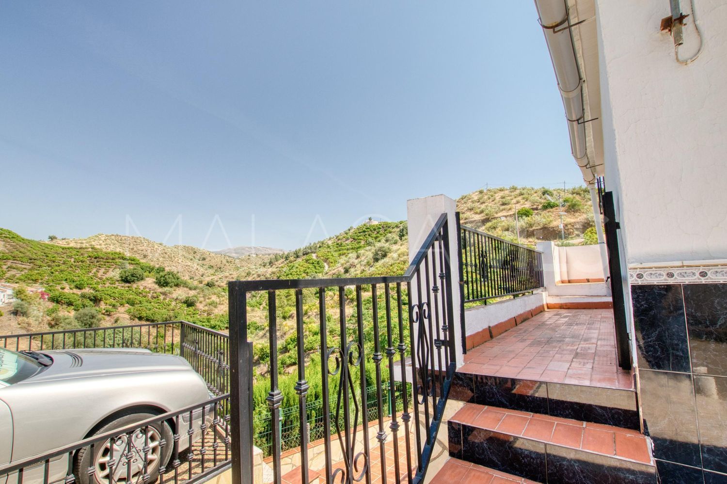 Hus i byn for sale in Canillas de Aceituno