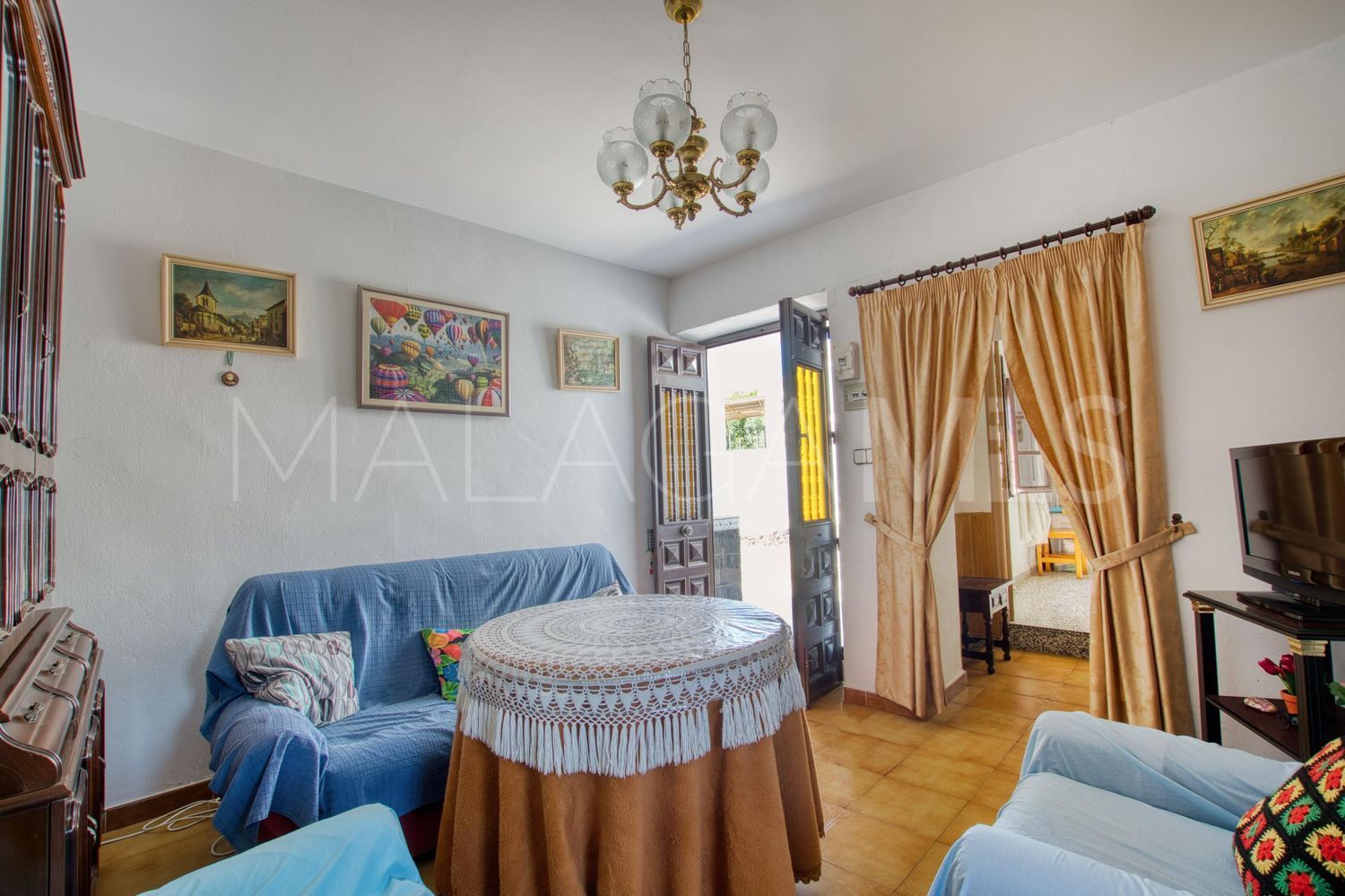 Hus i byn for sale in Canillas de Aceituno