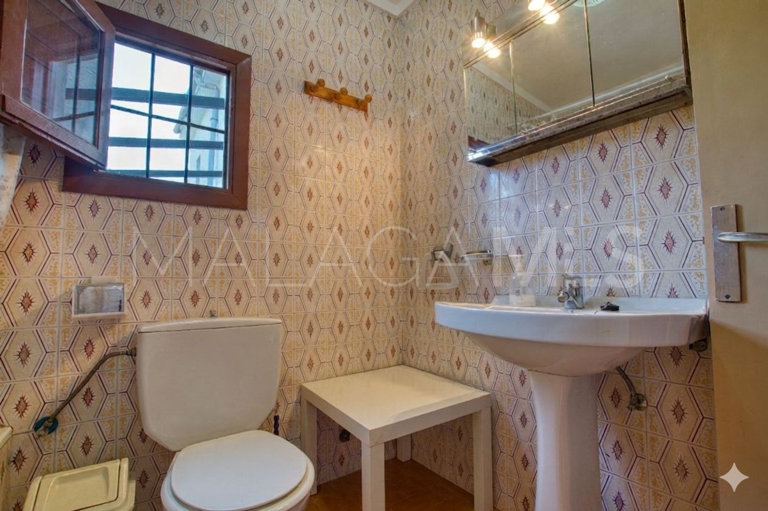 Hus i byn for sale in Canillas de Aceituno