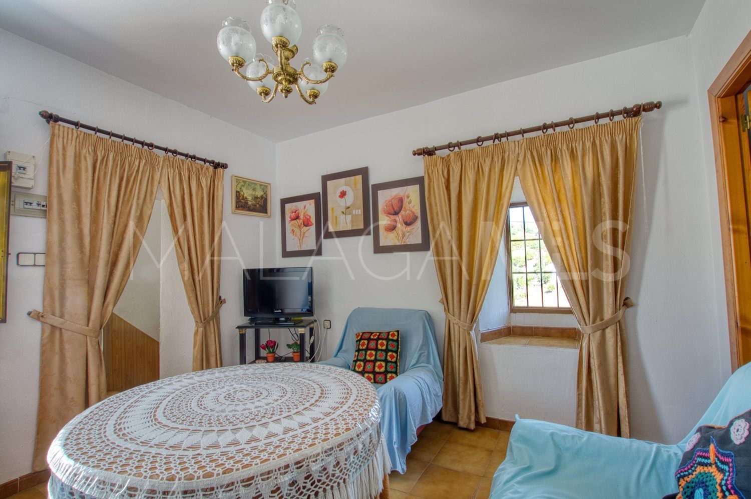 Hus i byn for sale in Canillas de Aceituno