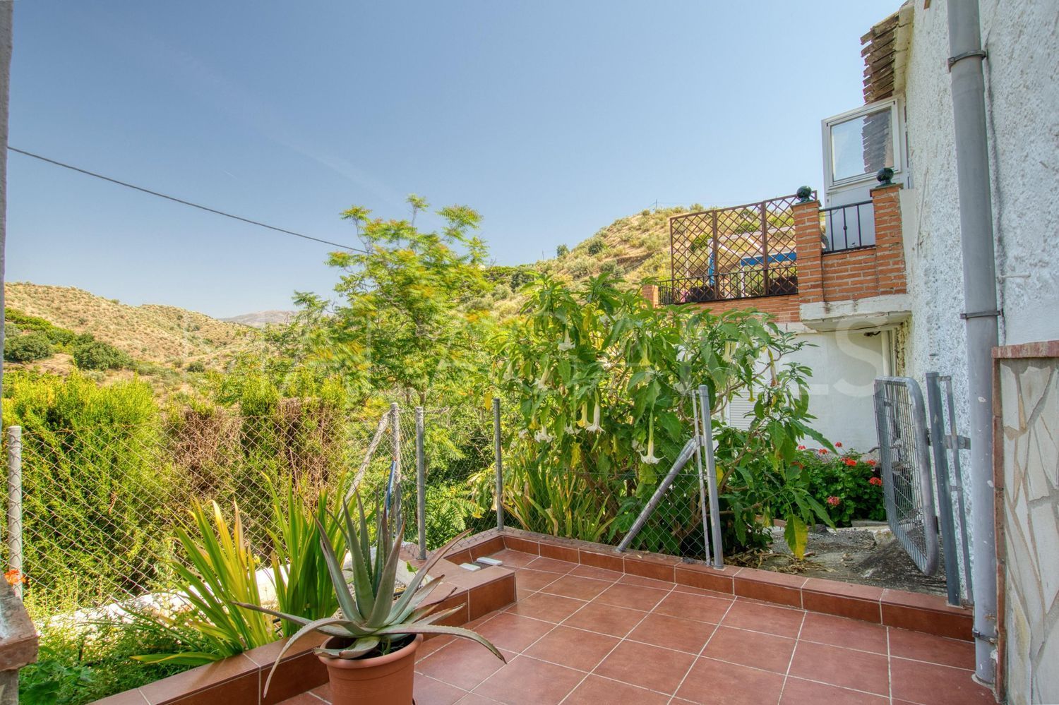 Hus i byn for sale in Canillas de Aceituno