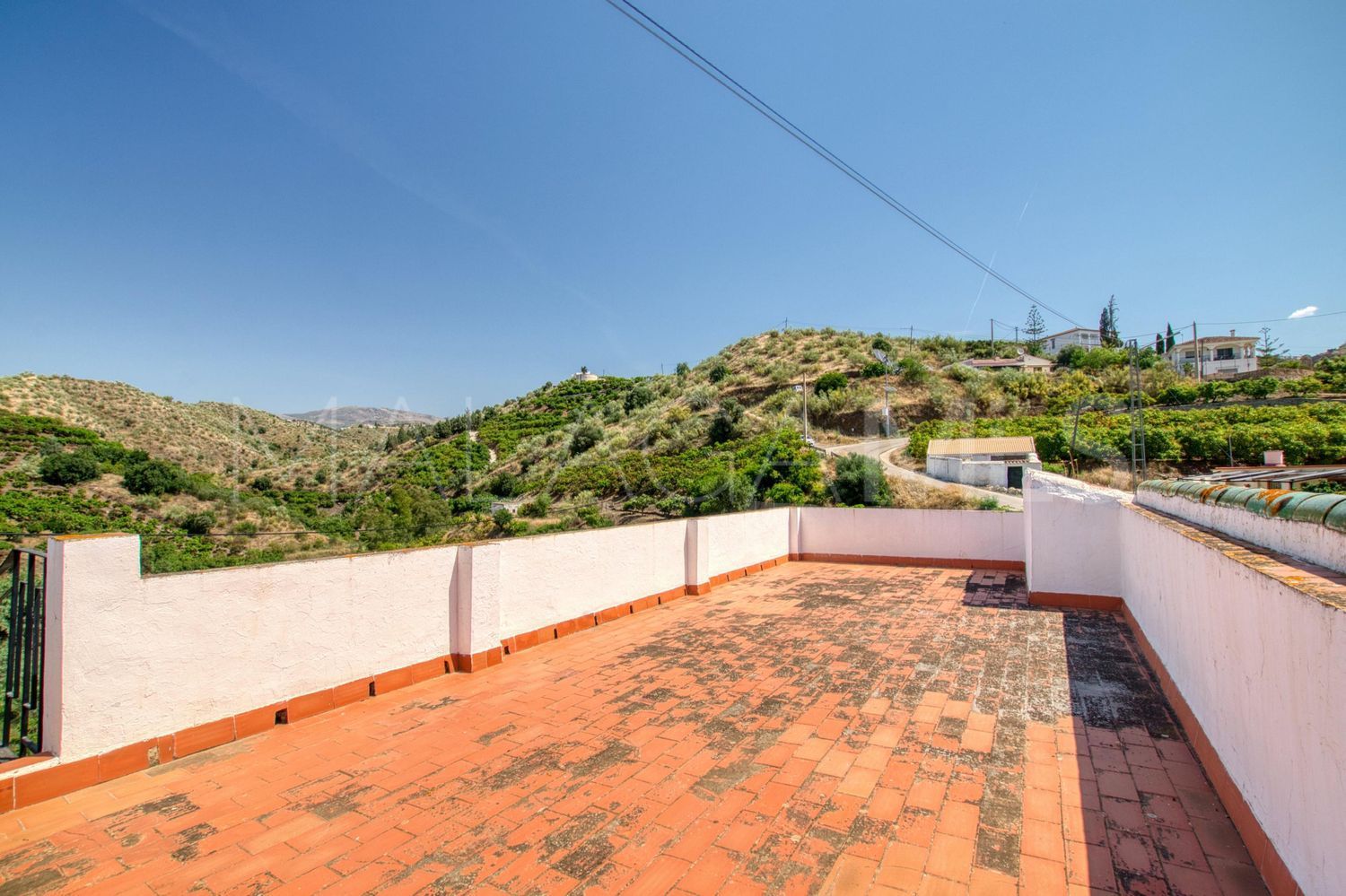 Hus i byn for sale in Canillas de Aceituno