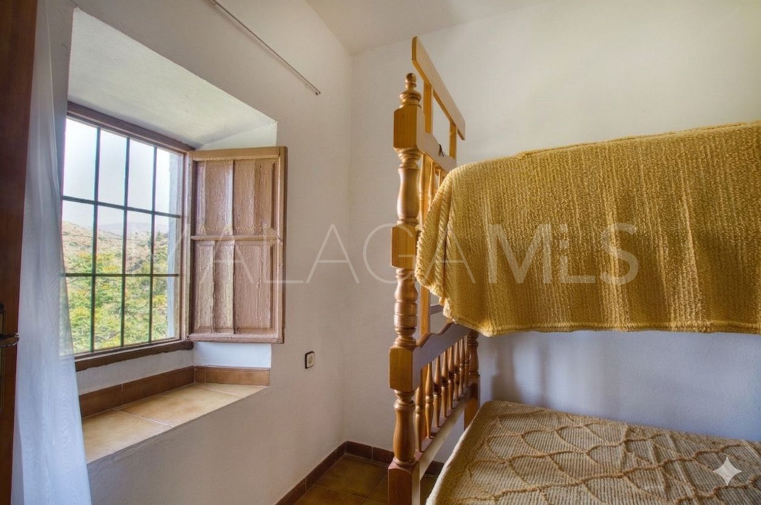 Hus i byn for sale in Canillas de Aceituno
