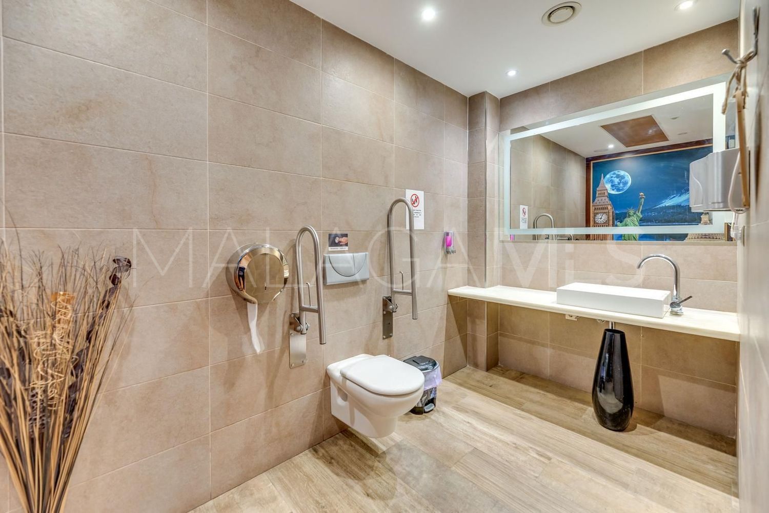 Las Lagunas, edificio for sale