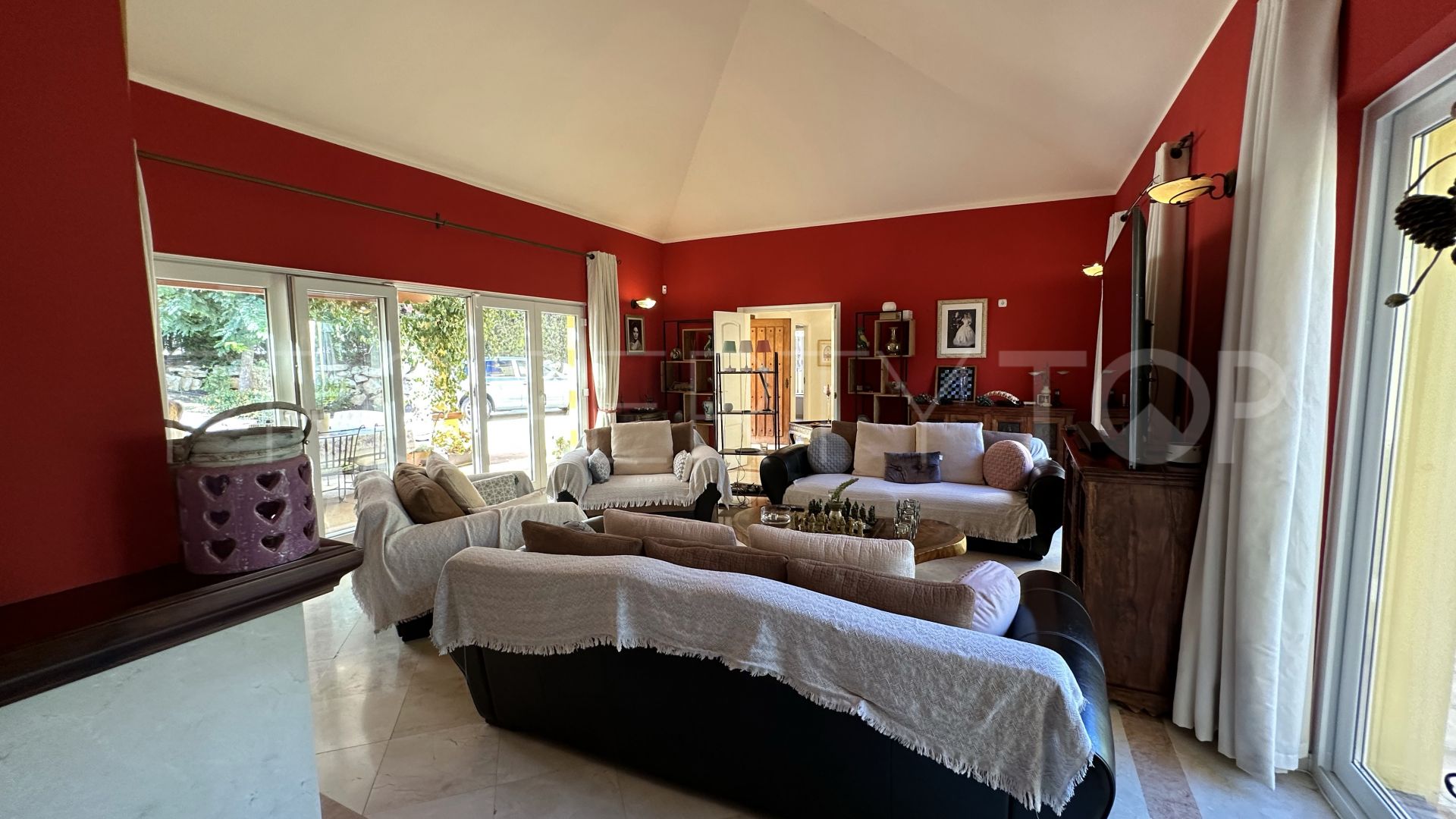 5 bedrooms villa in Zona B for sale