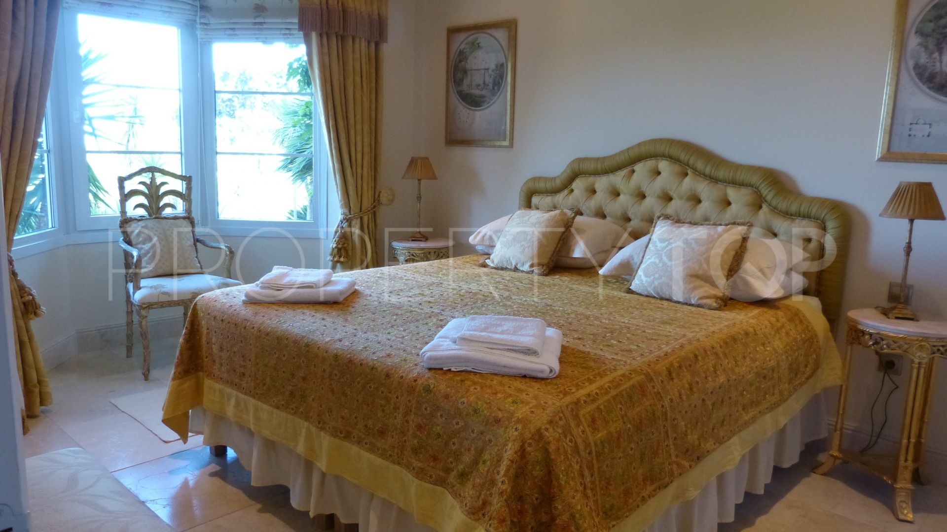 Villa a la venta en San Roque Club de 7 dormitorios