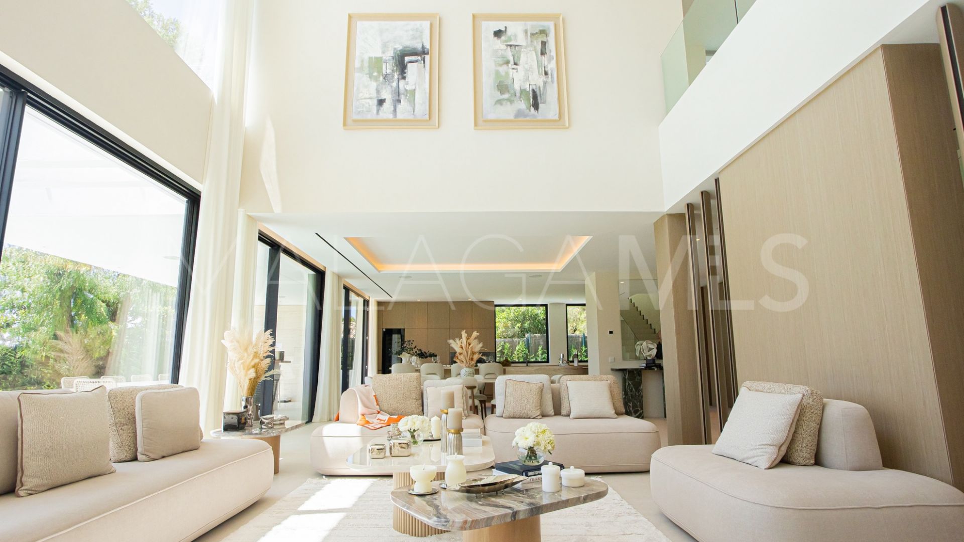 Villa for sale in Los Monteros