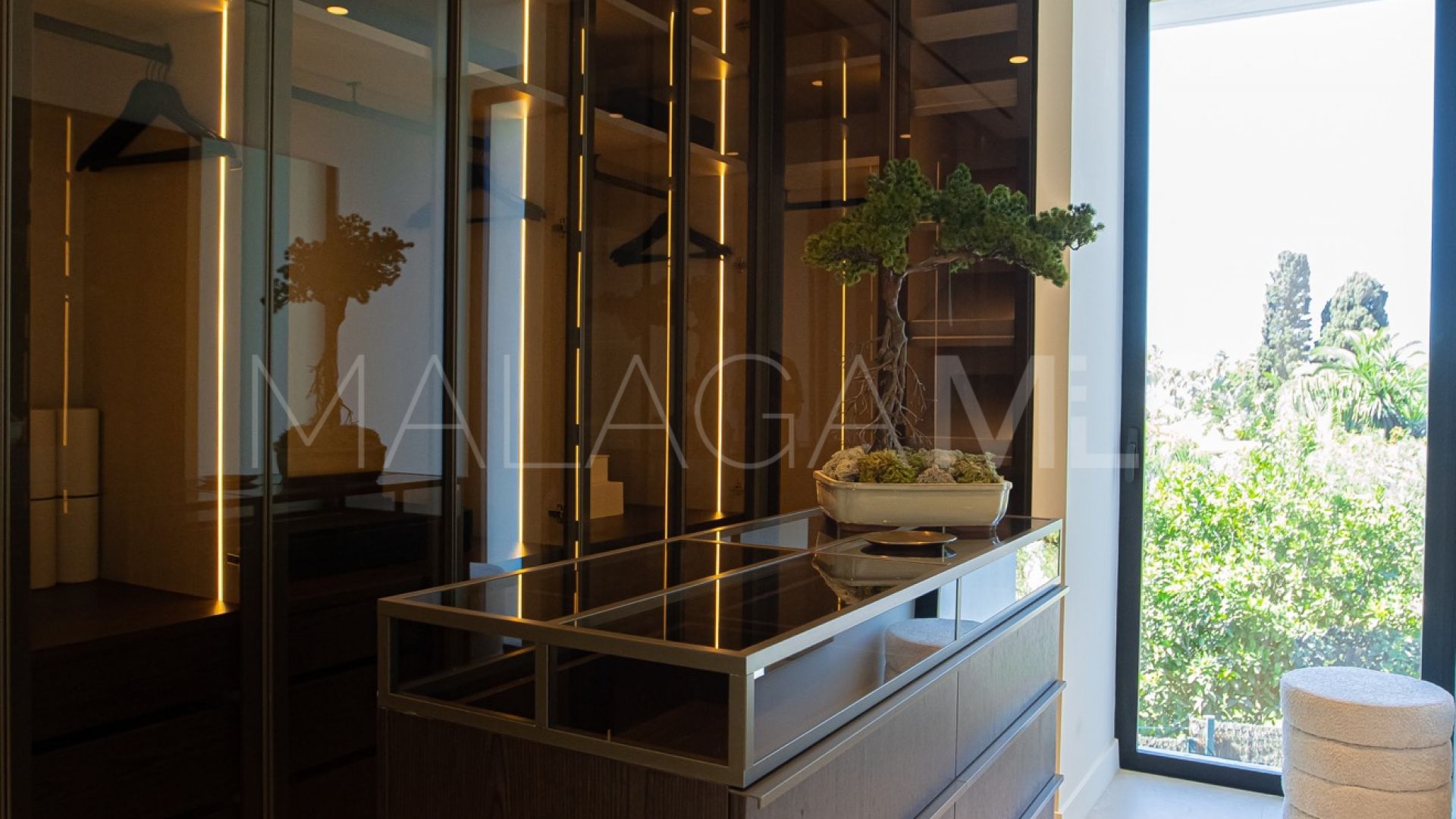 Villa for sale in Los Monteros