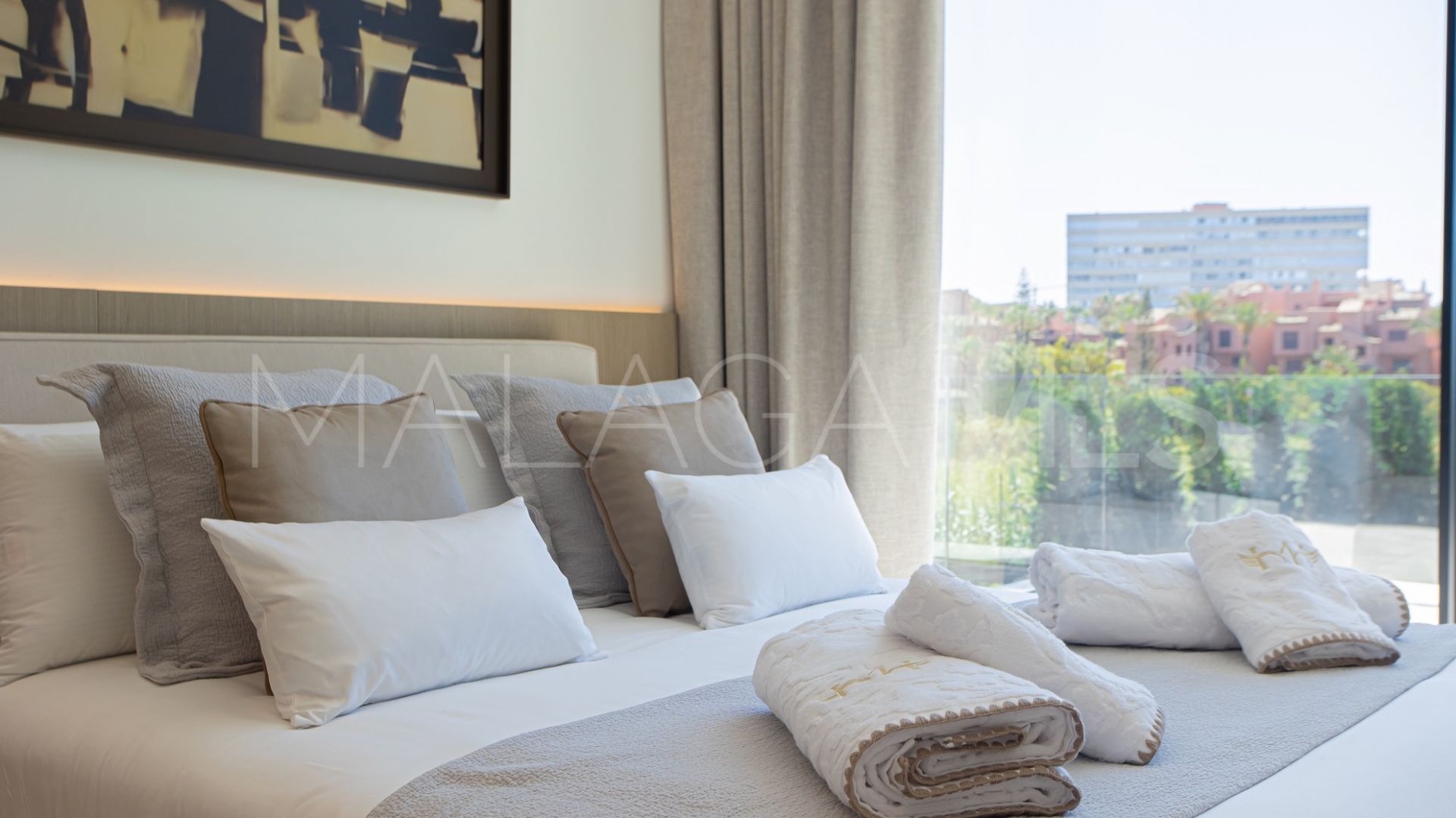 Villa for sale in Los Monteros