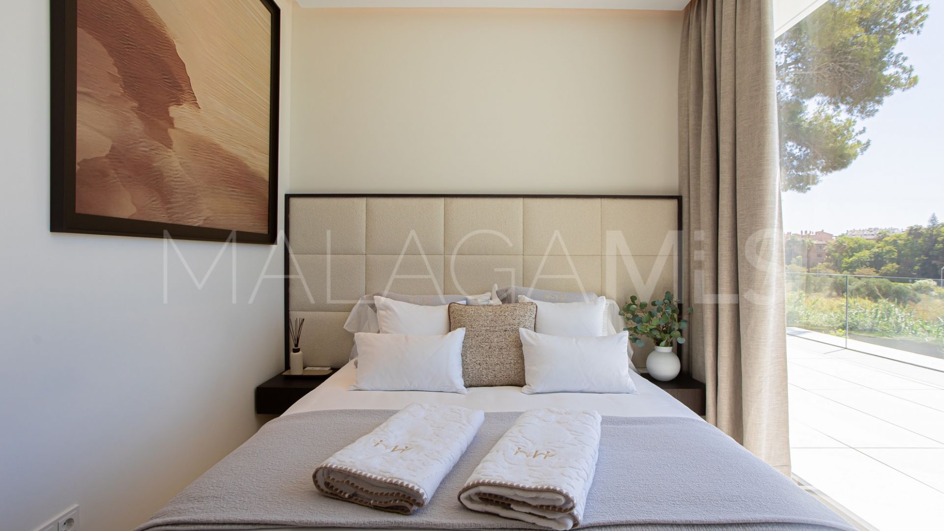 Villa for sale in Los Monteros