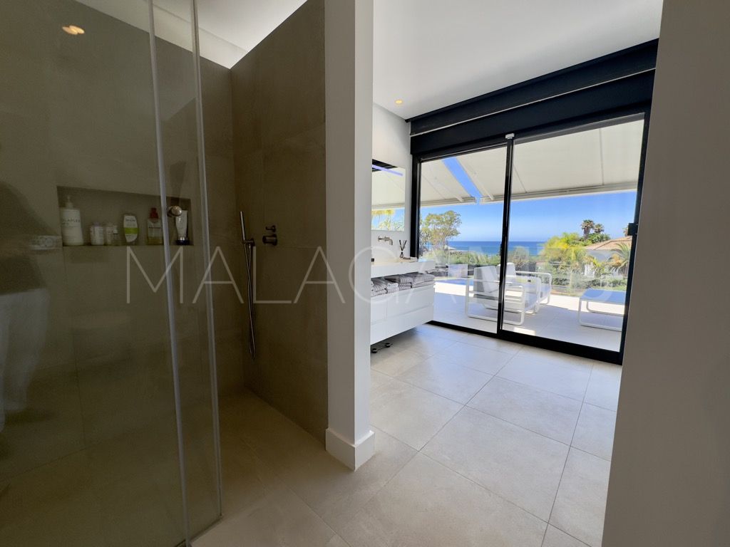 Villa for sale in Los Monteros