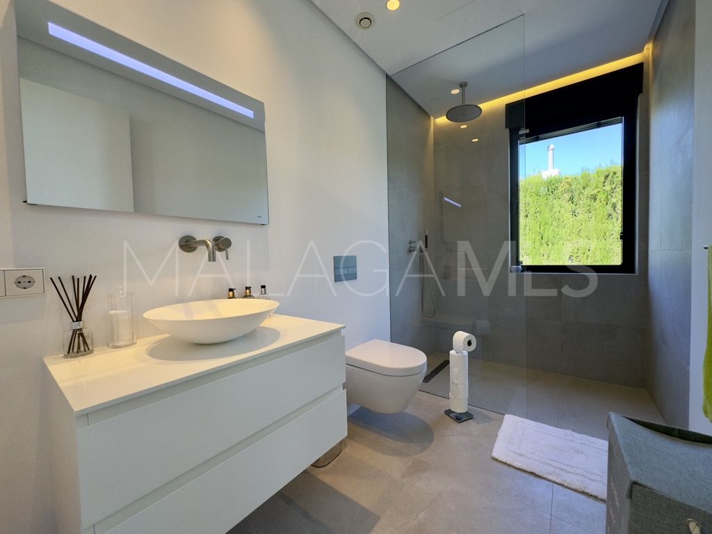 Villa for sale in Los Monteros