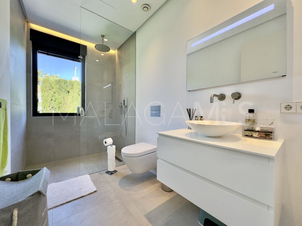 Villa for sale in Los Monteros