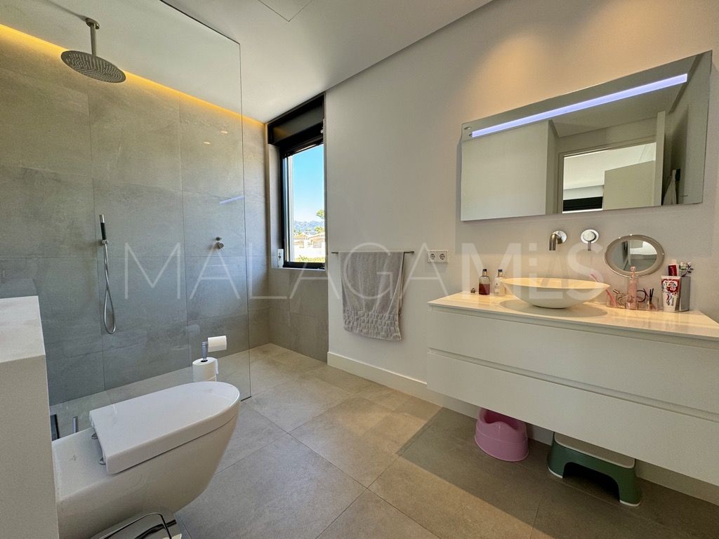 Villa for sale in Los Monteros