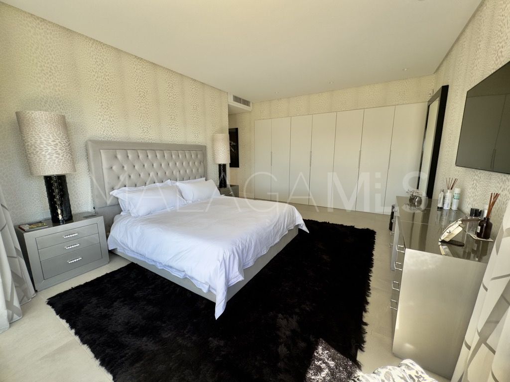 Villa for sale in Los Monteros