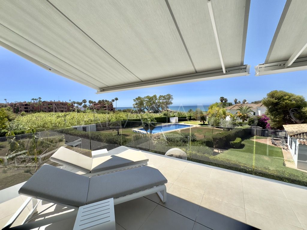 Villa for sale in Los Monteros
