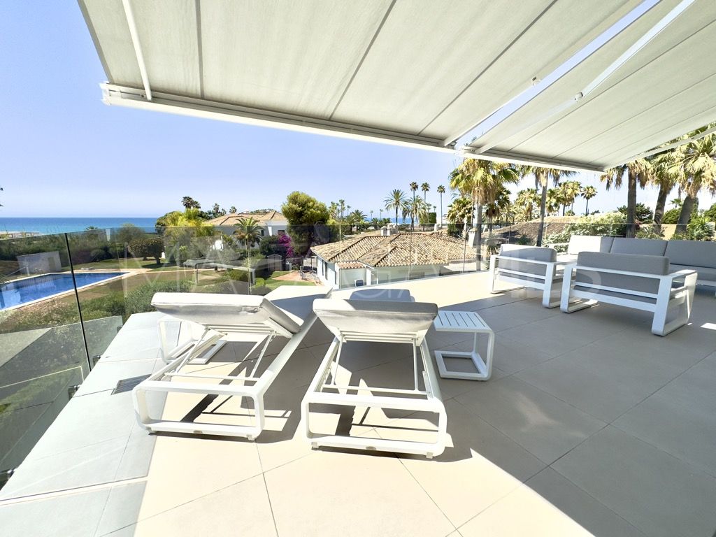 Villa for sale in Los Monteros
