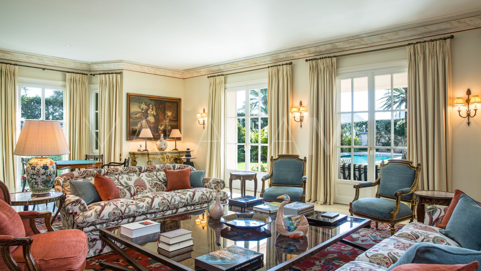 Villa for sale in Los Monteros