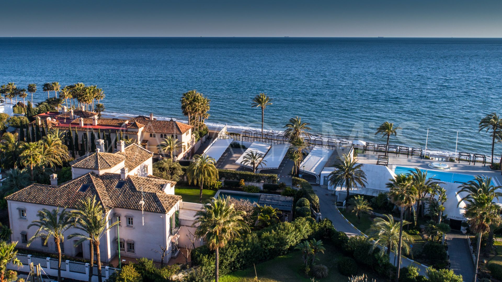 Villa for sale in Los Monteros