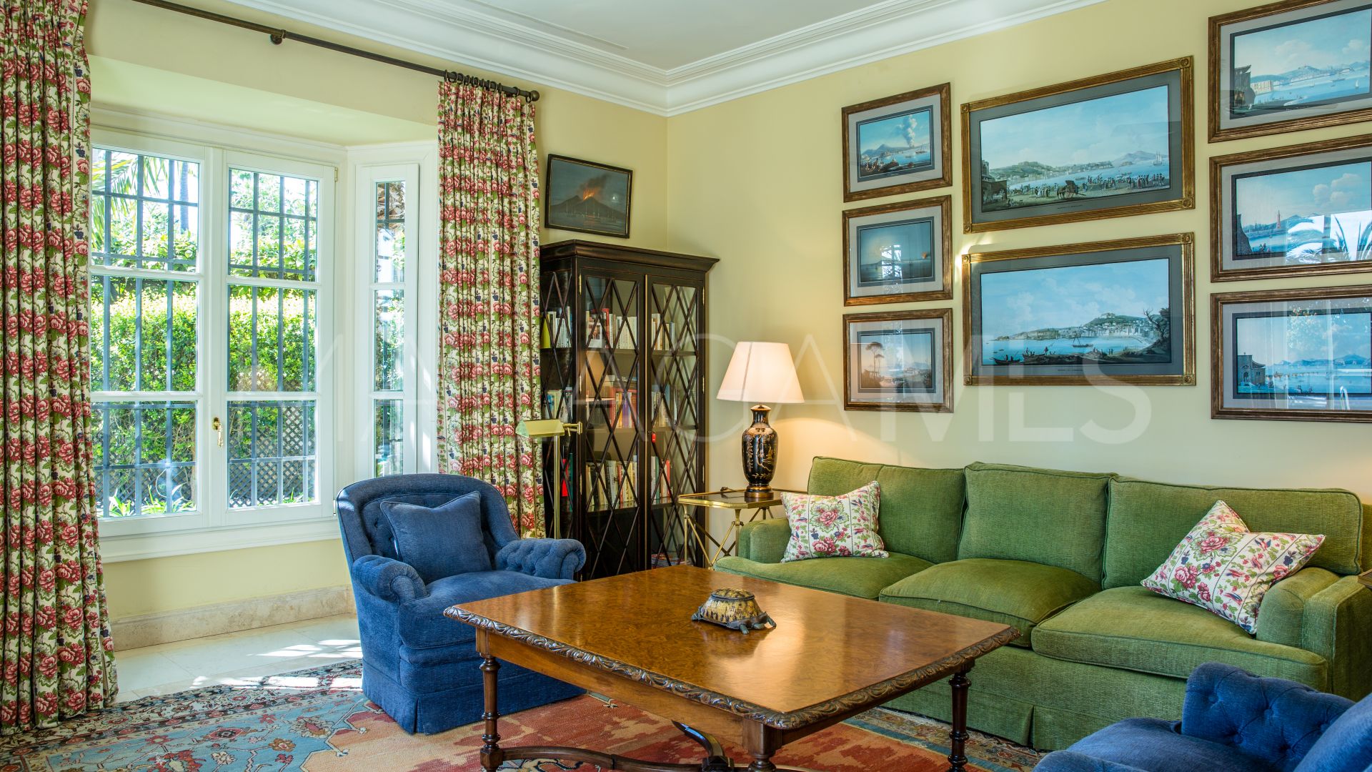 Villa for sale in Los Monteros