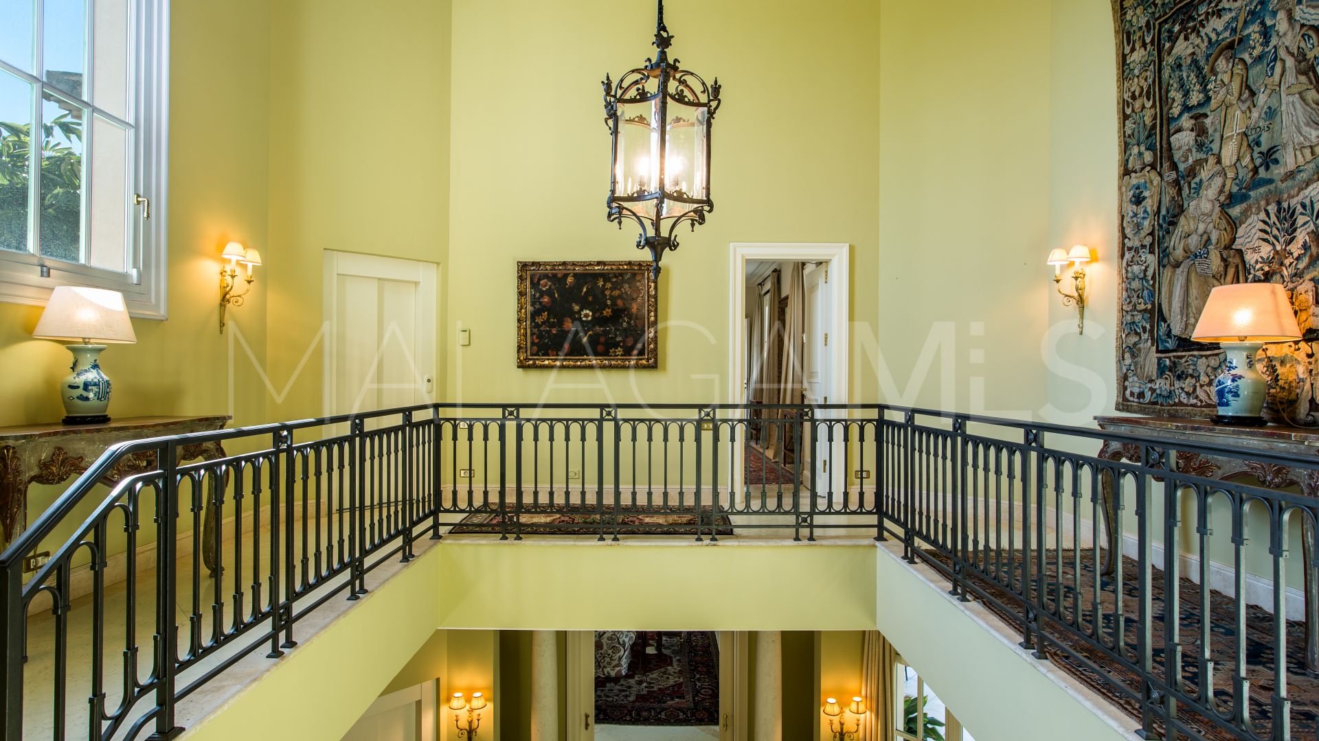 Villa for sale in Los Monteros