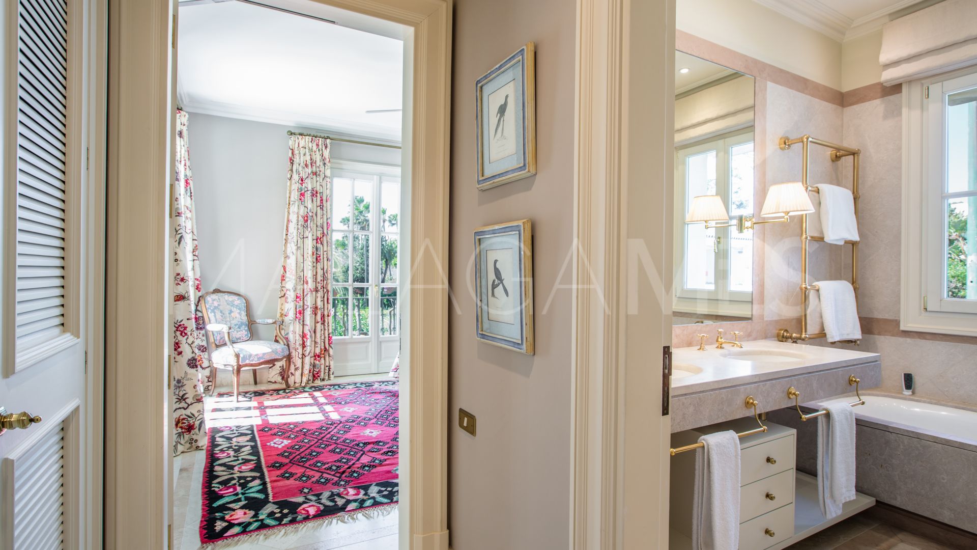 Villa for sale in Los Monteros