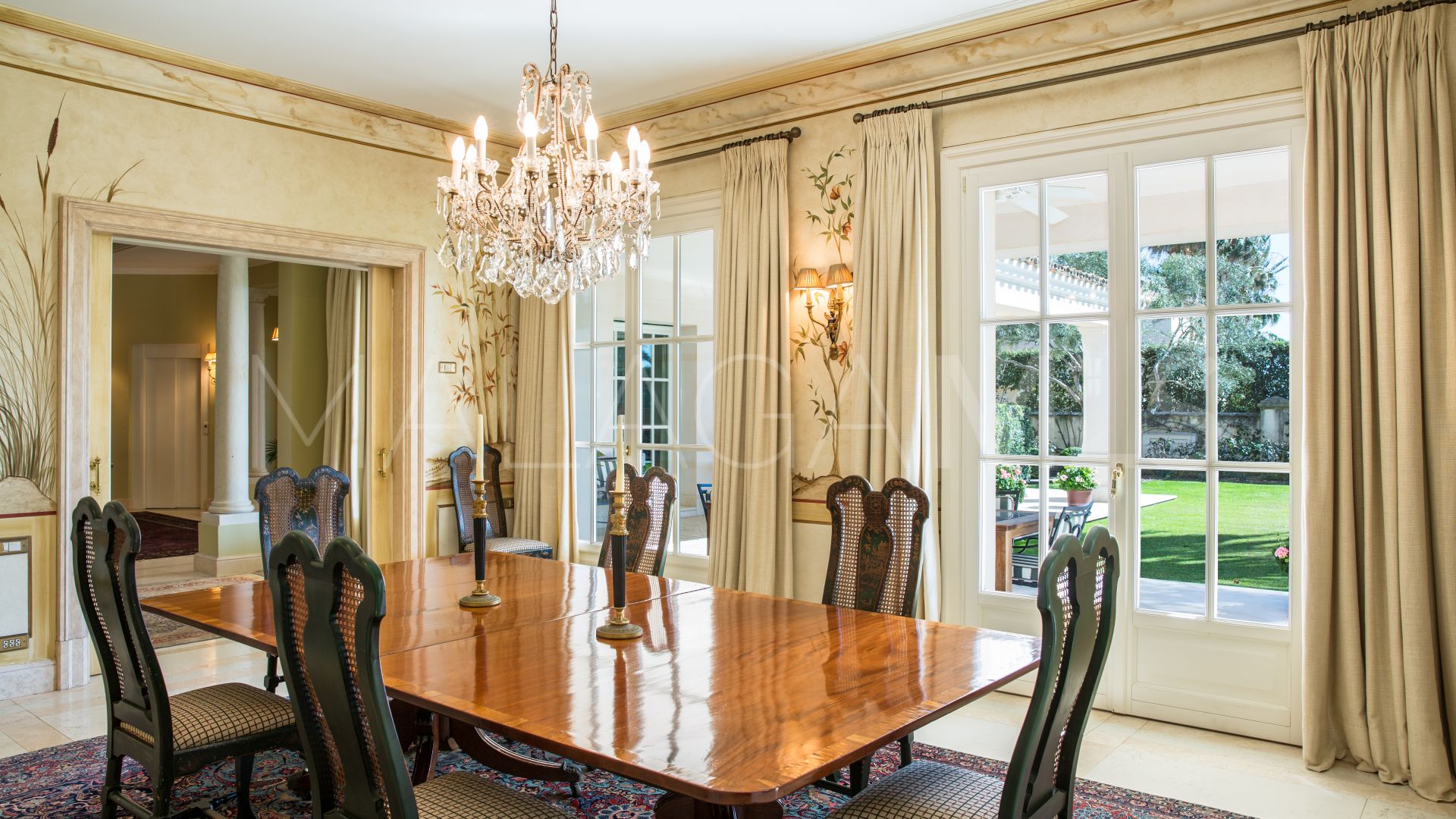 Villa for sale in Los Monteros