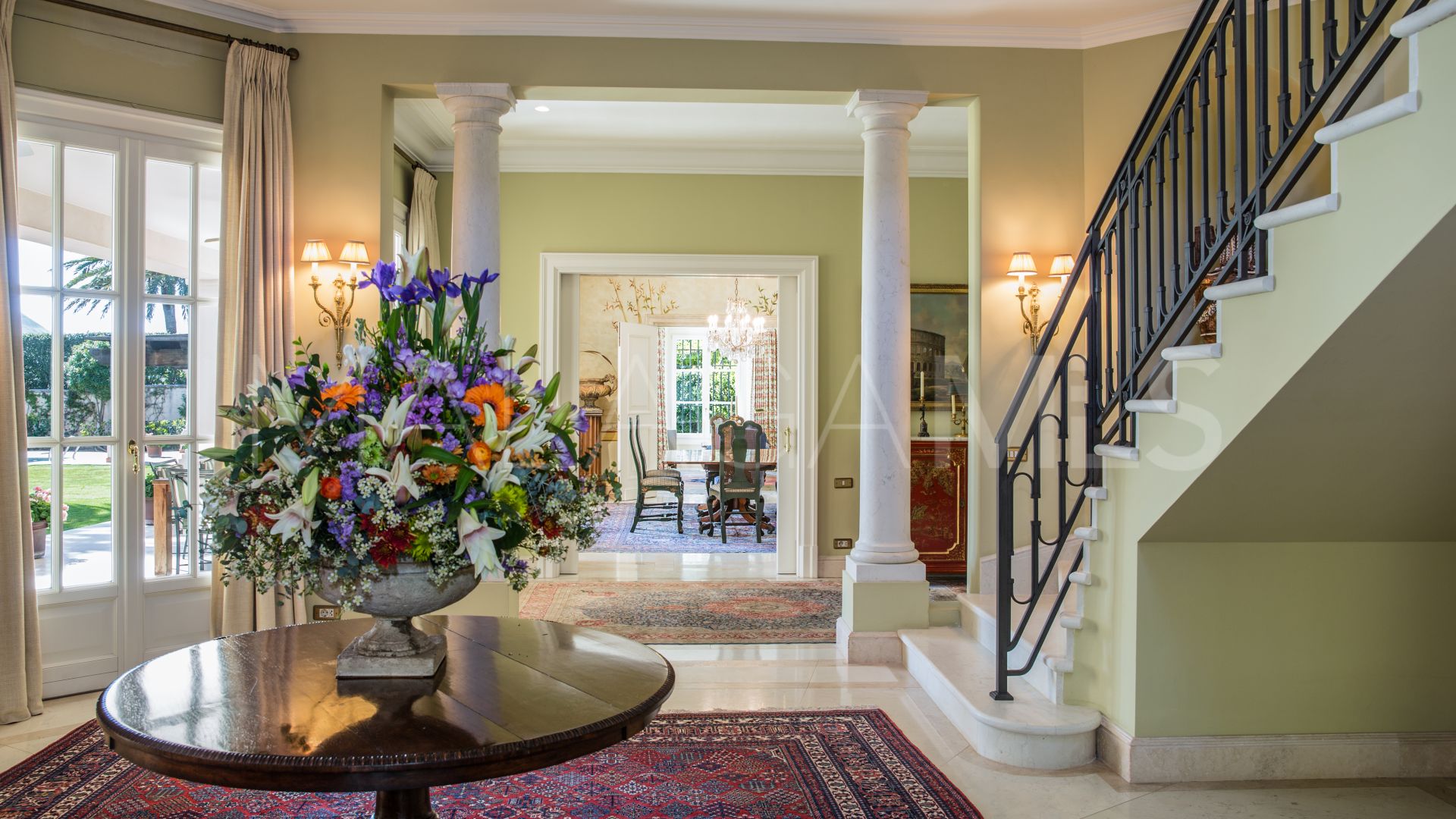 Villa for sale in Los Monteros