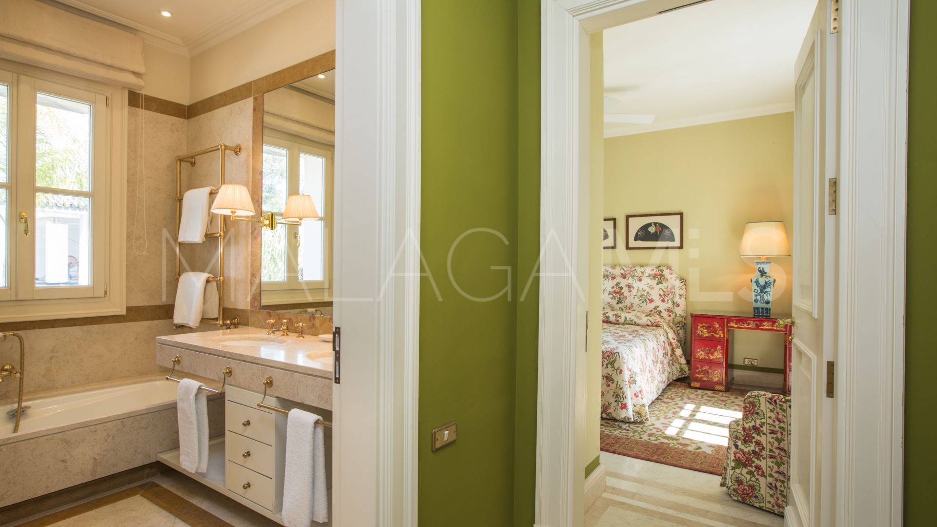 Villa for sale in Los Monteros