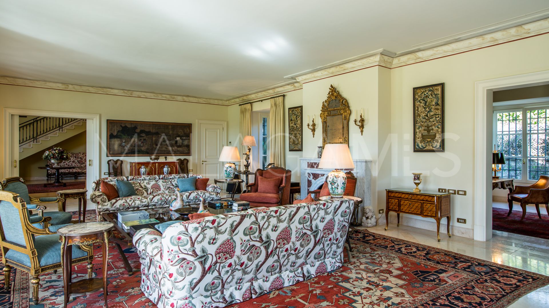 Villa for sale in Los Monteros