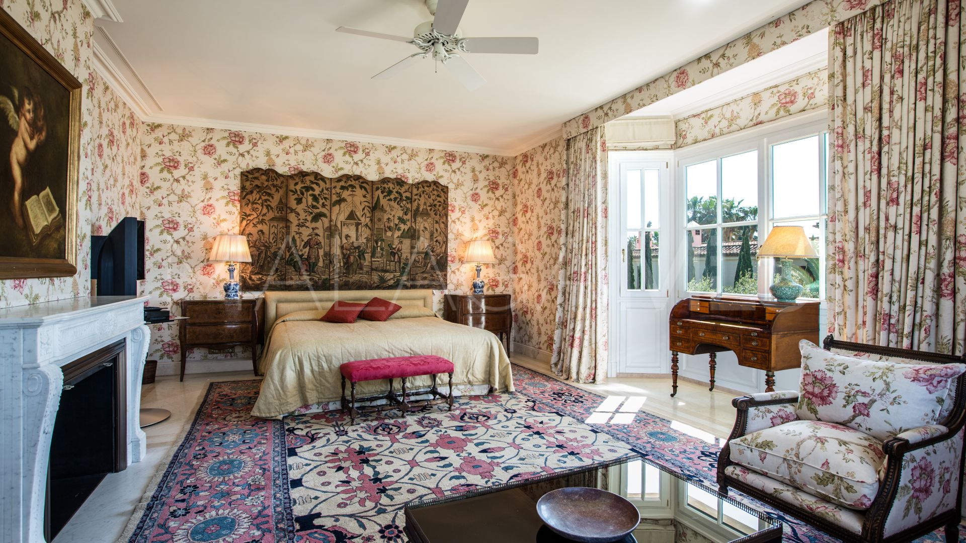 Villa for sale in Los Monteros