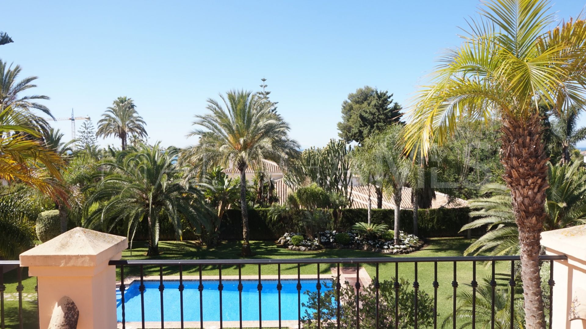 Se vende villa de 5 bedrooms in Los Monteros