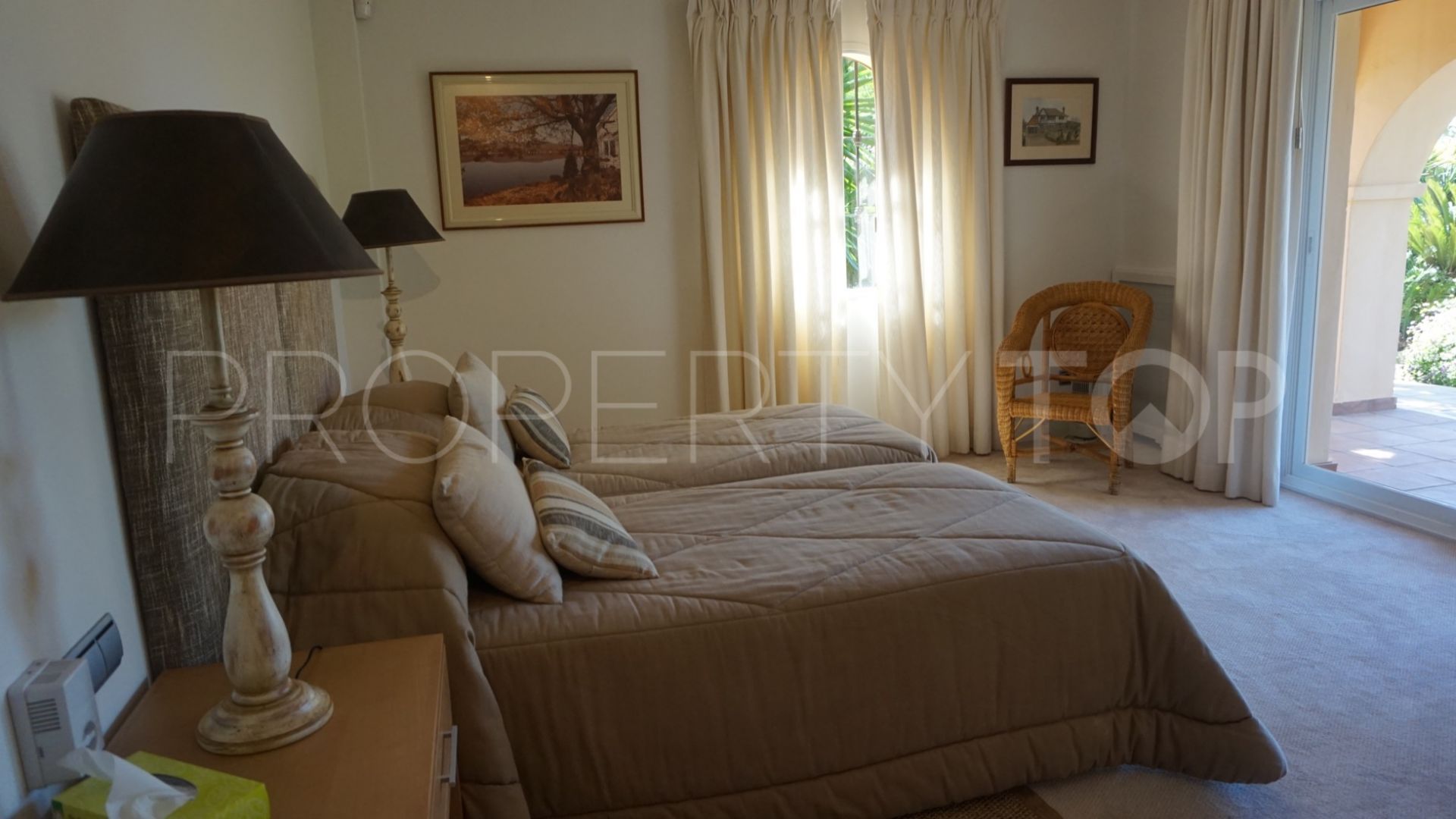For sale 5 bedrooms villa in Los Monteros