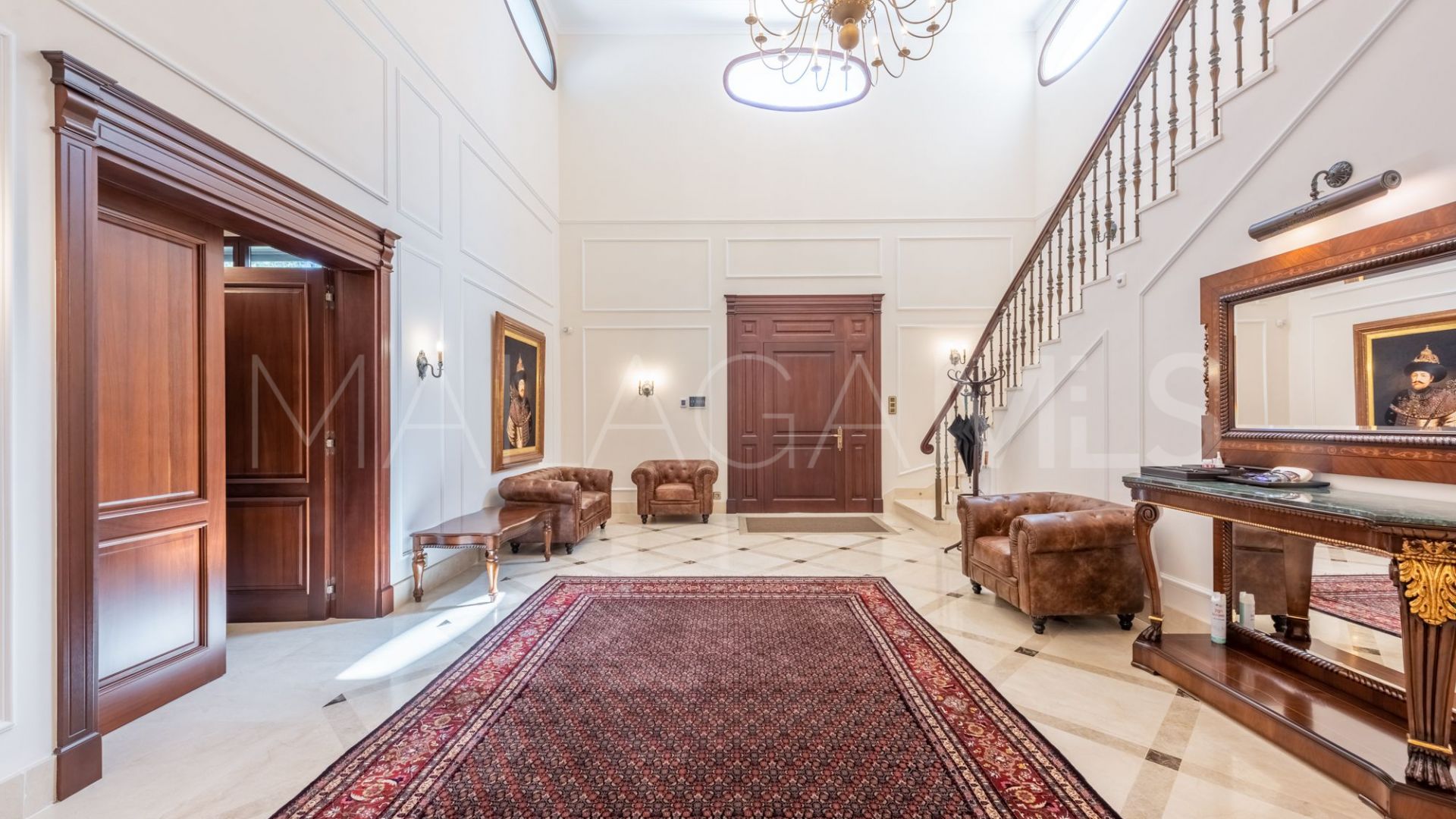 Villa for sale in Guadalmina Baja