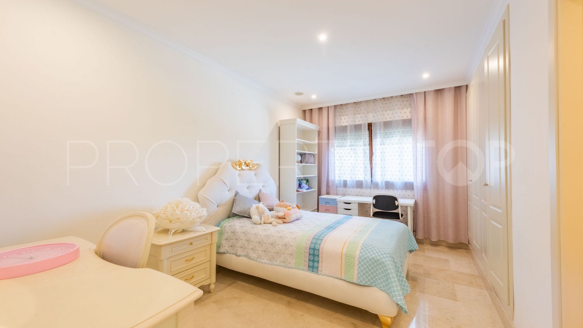 Apartment for sale in Lomas del Rey