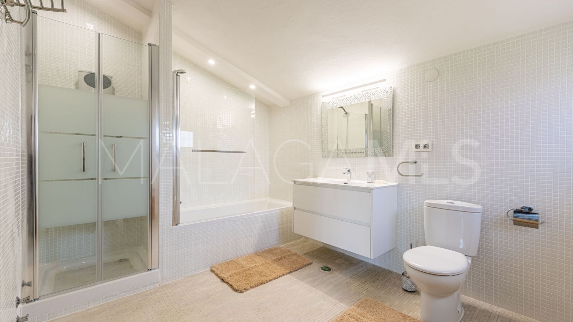 Villa for sale in La Reserva de los Monteros