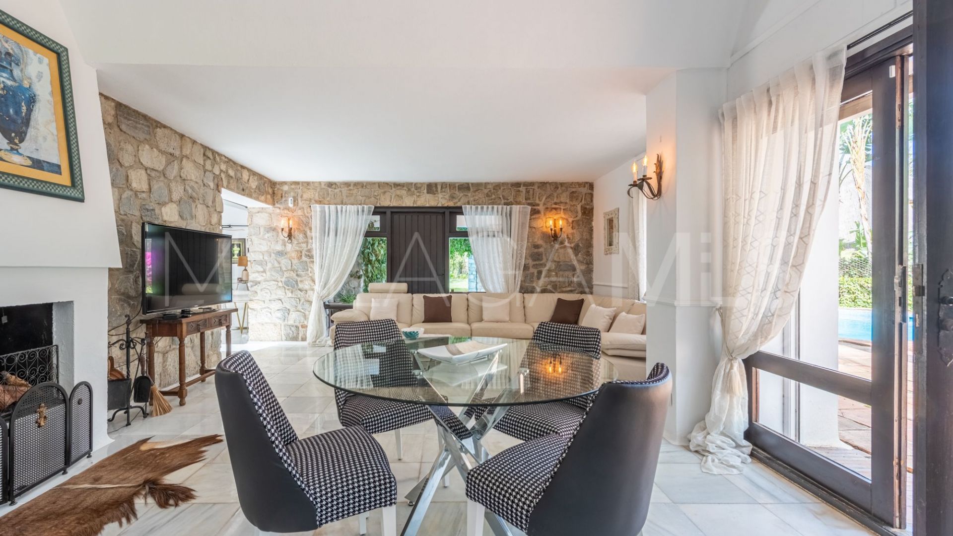 Villa for sale in La Reserva de los Monteros