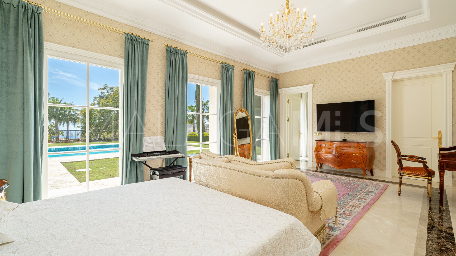 Villa in Sierra Blanca for sale