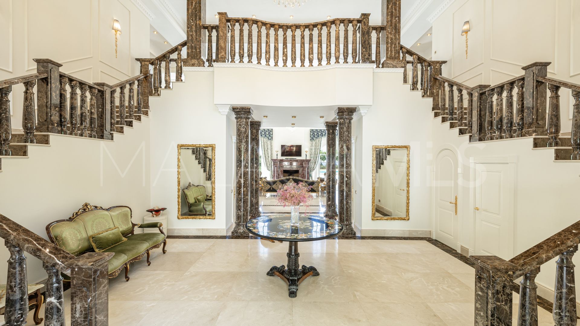 Villa in Sierra Blanca for sale