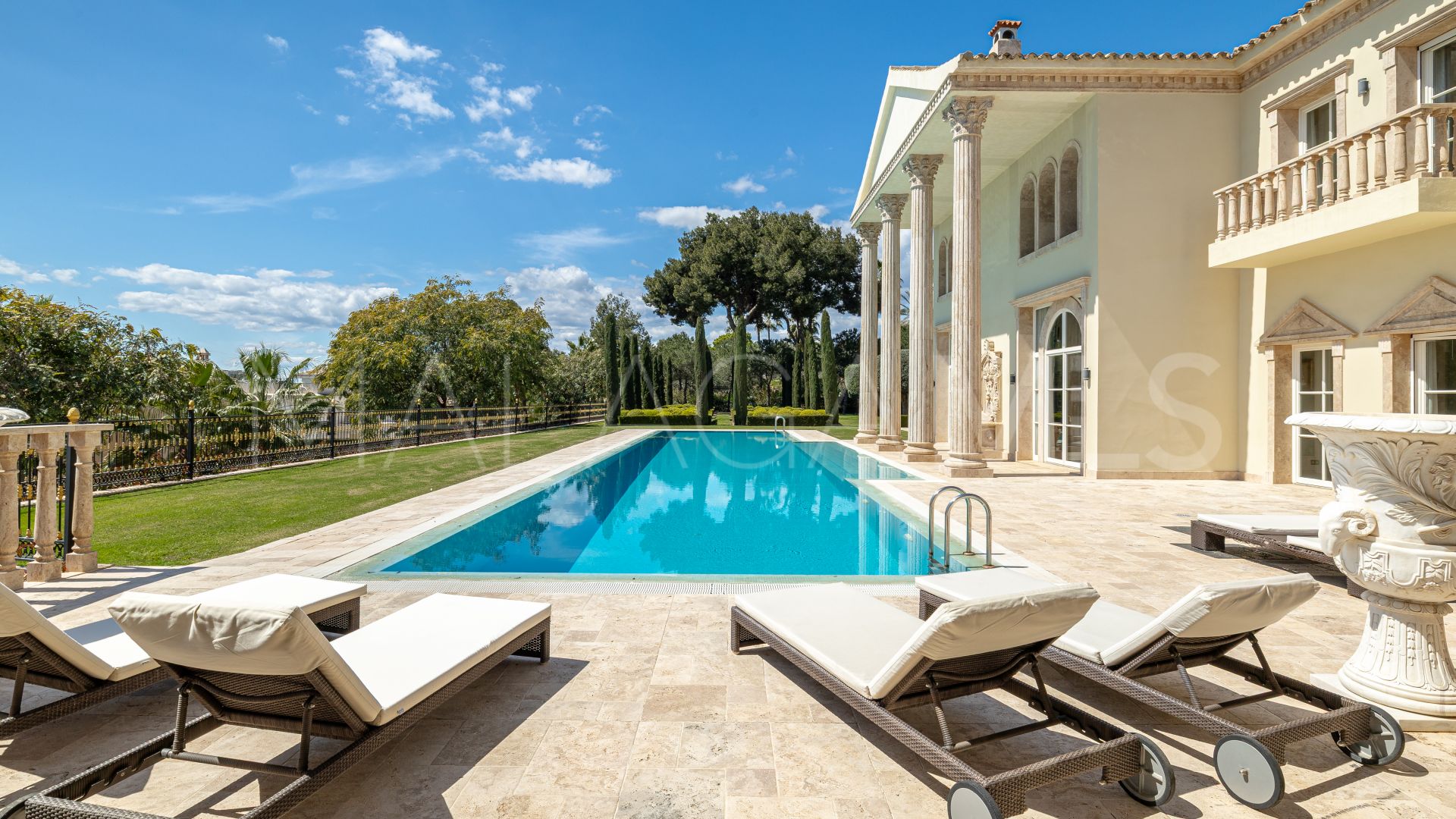 Villa in Sierra Blanca for sale