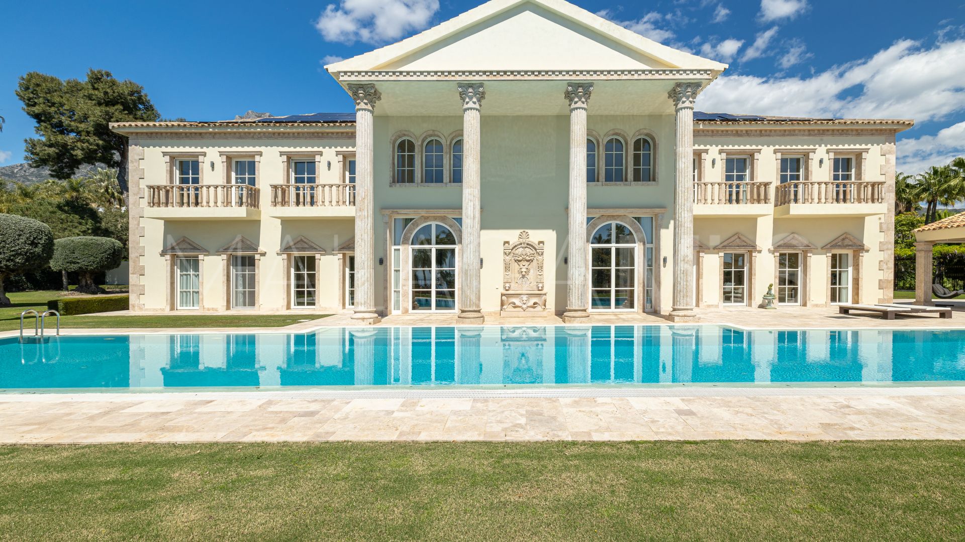 Villa in Sierra Blanca for sale