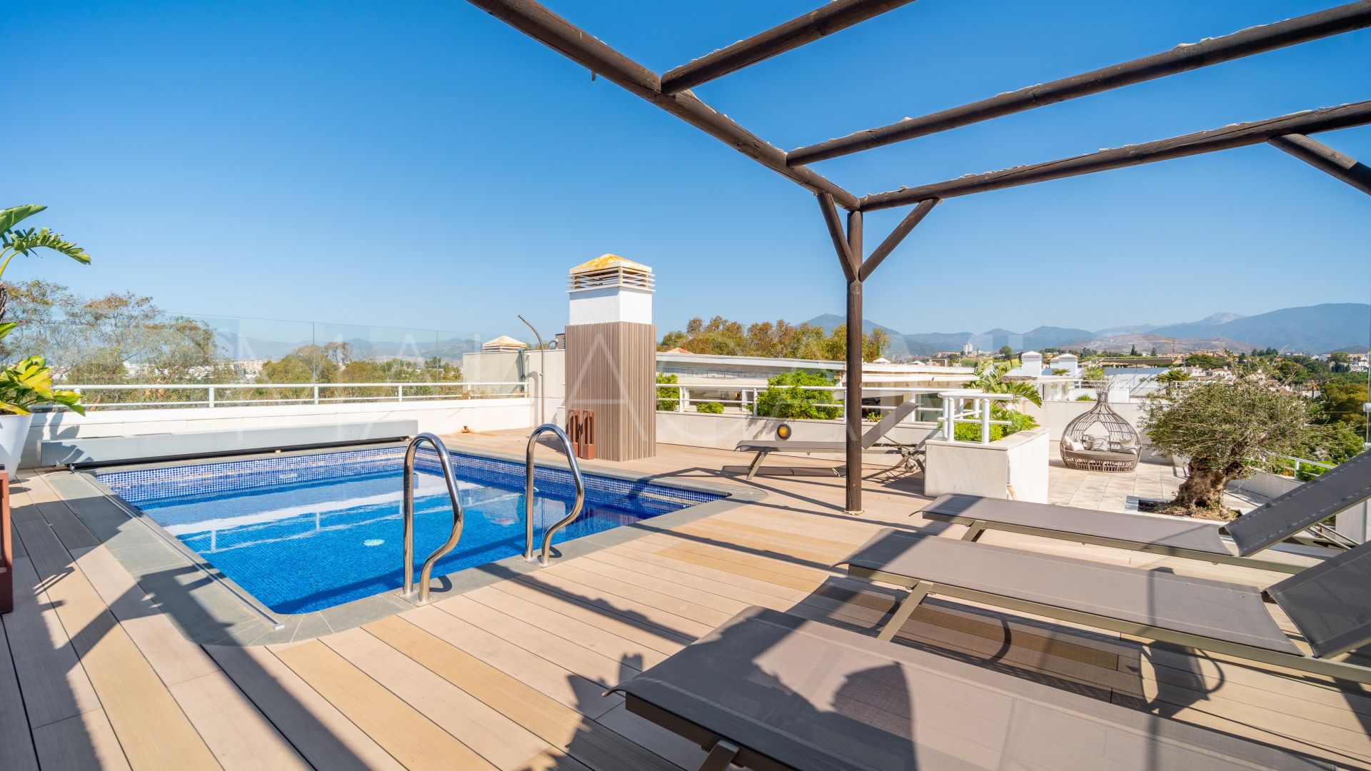 Zweistöckiges penthouse for sale in El Embrujo Banús