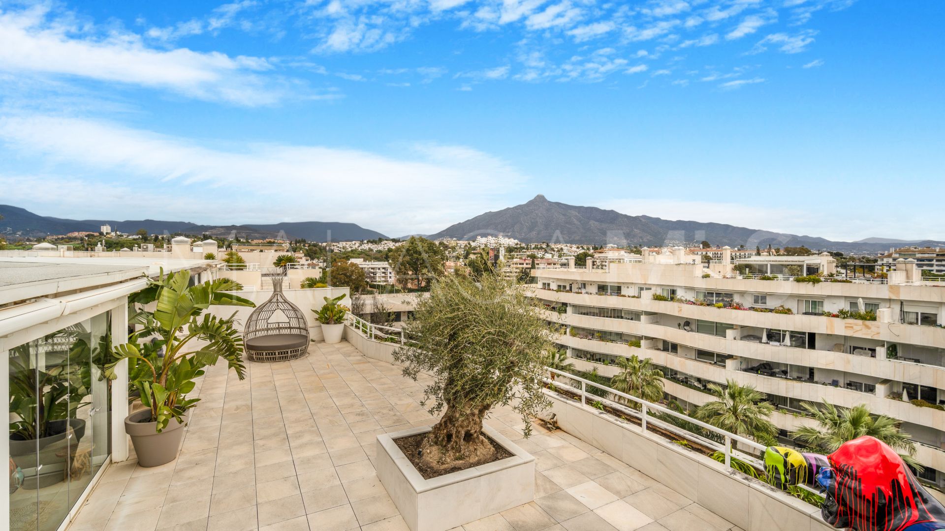 4 bedrooms El Embrujo Banús duplex penthouse for sale