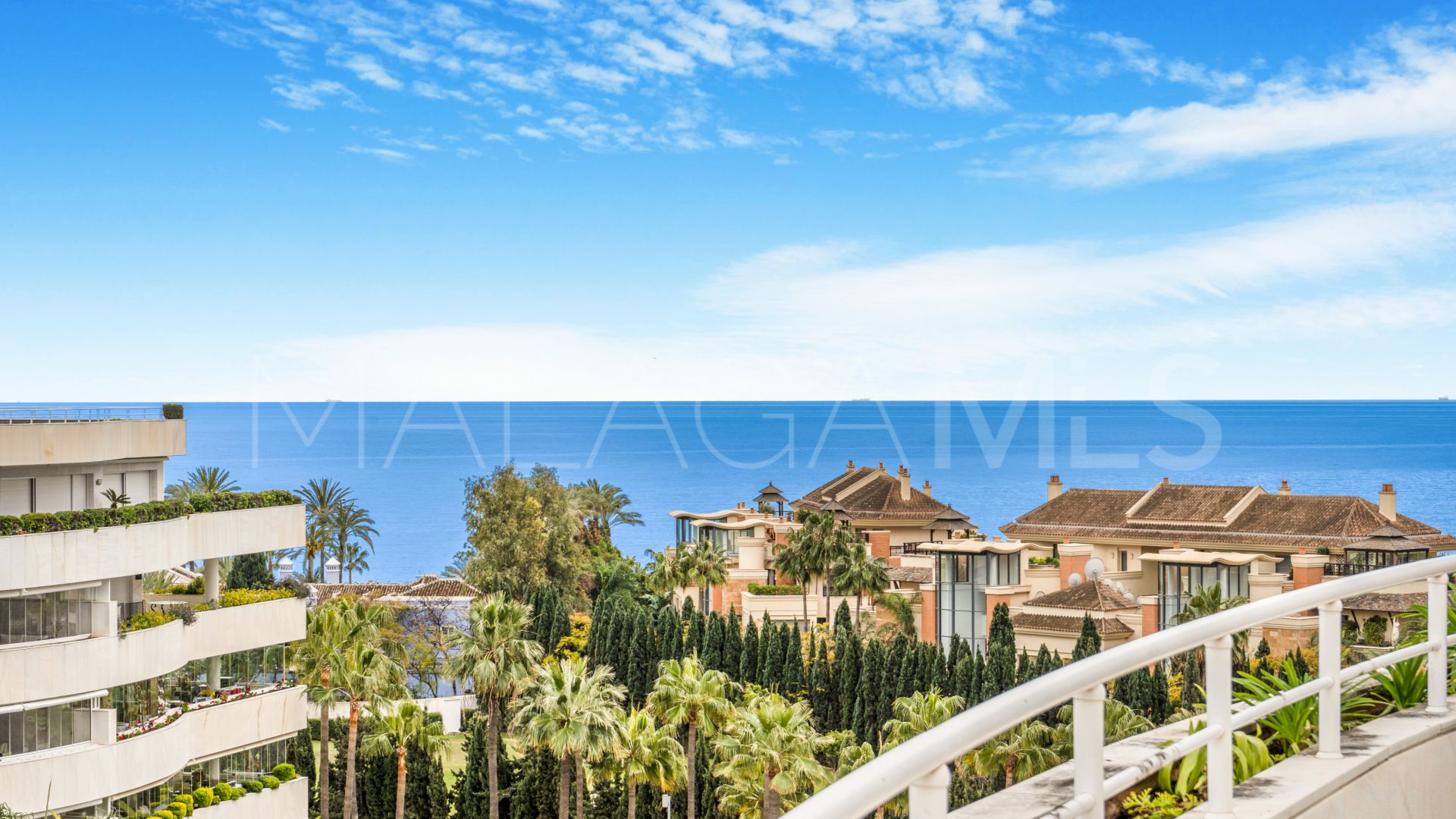 Duplex penthouse for sale in Marbella - Puerto Banus