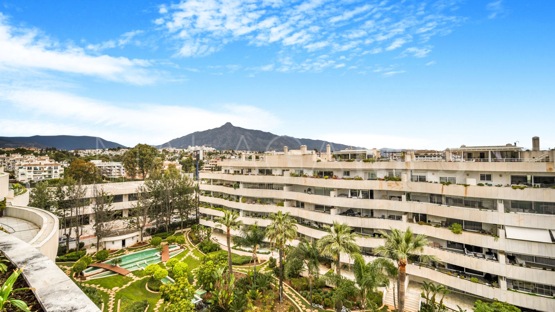 Duplex penthouse for sale in Marbella - Puerto Banus