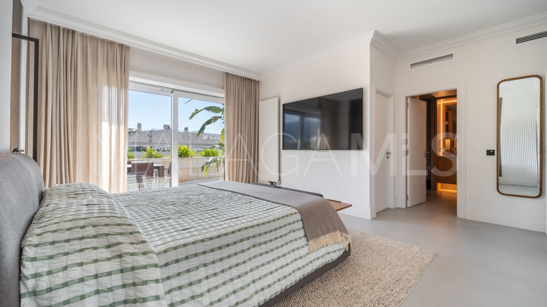 Zweistöckiges penthouse for sale in El Embrujo Banús