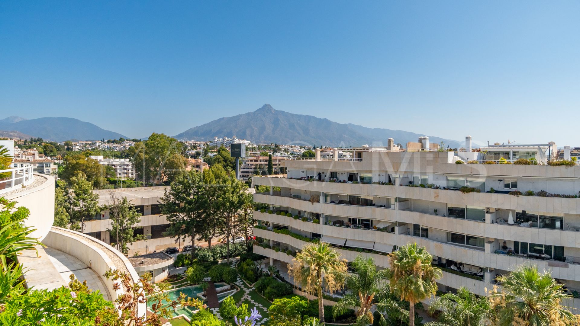 Zweistöckiges penthouse for sale in El Embrujo Banús