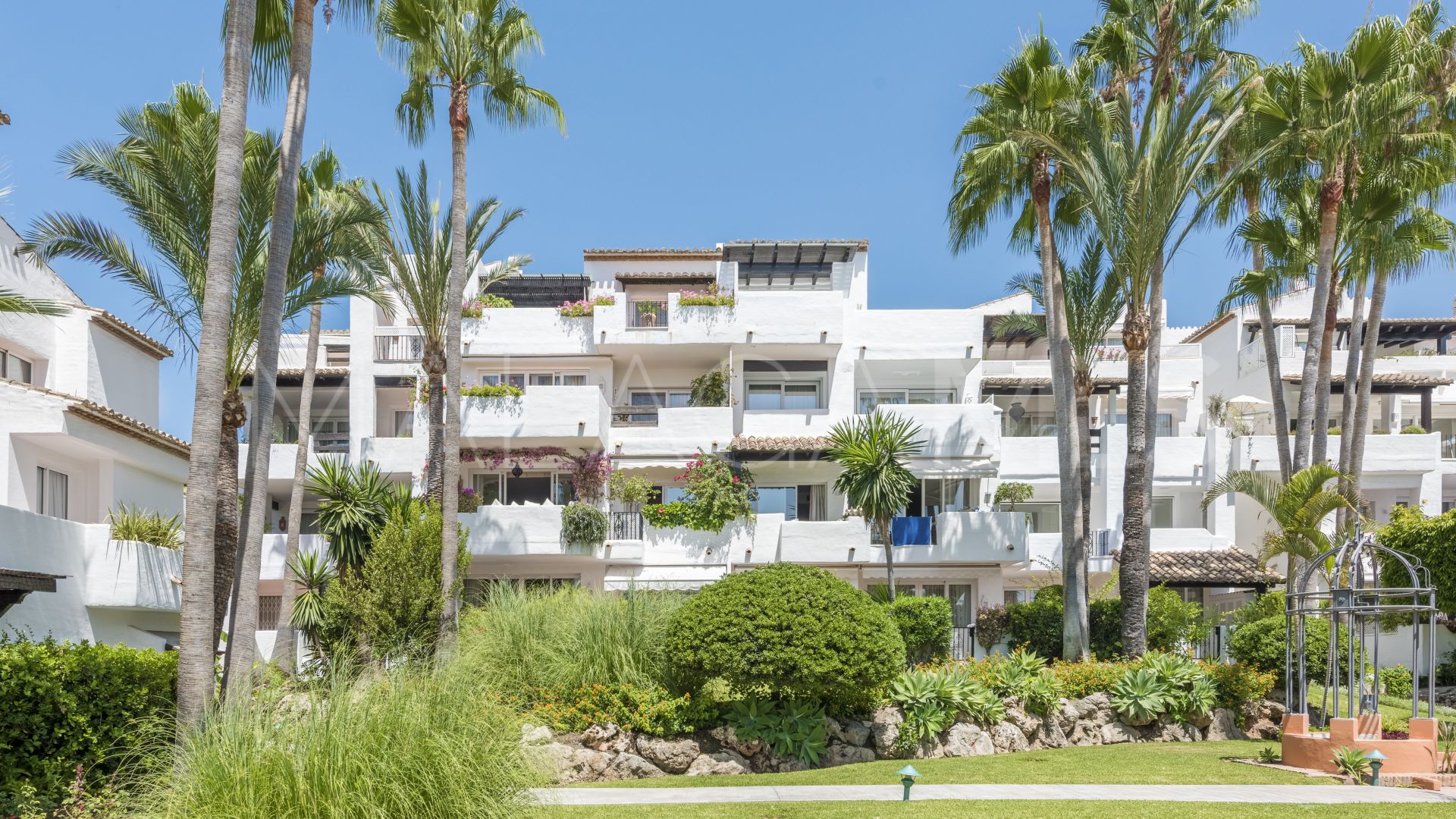 For sale 3 bedrooms duplex penthouse in Marina Puente Romano