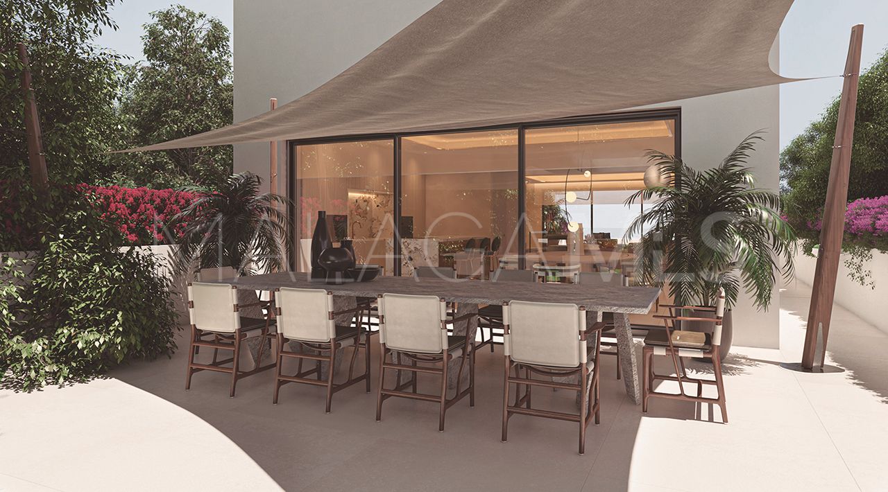 Villa pareada for sale with 4 bedrooms in Marbella Este