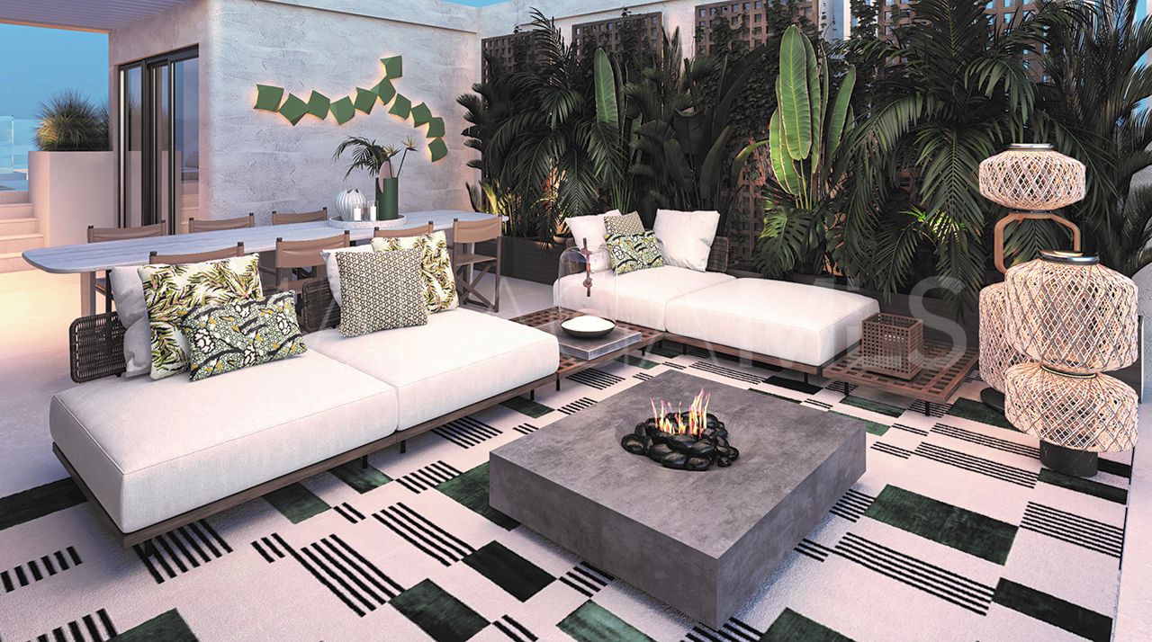 Villa pareada for sale with 4 bedrooms in Marbella Este